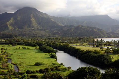 hanalei-bay-floods-534034335-1523891925.jpg