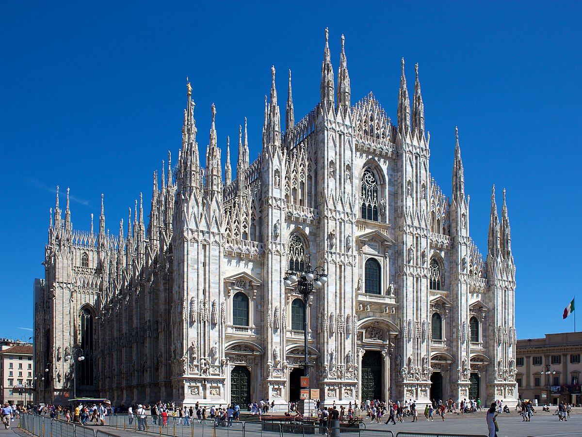 1200px-Milan_Cathedral_from_Piazza_del_Duomo.jpg